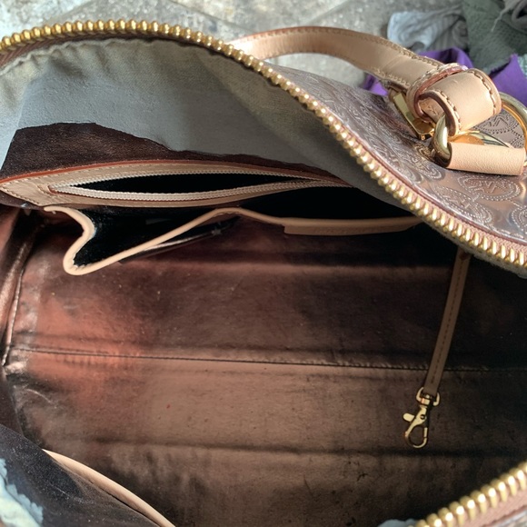 Micheal kors purse large size. - Picture 10 of 15